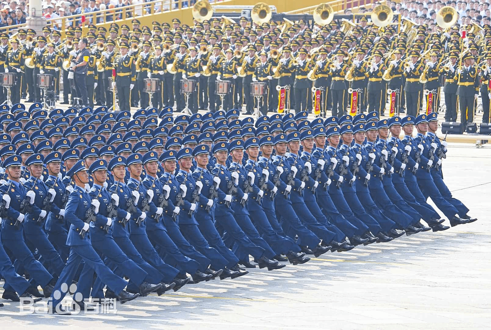 骄傲！我校毕业生韩宏胜参加九三阅兵接受检阅